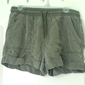 Medium 3” cargo style shorts in Olive Green.
